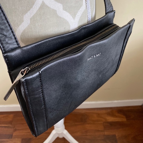 Matt & Nat crossbody black - Picture 2 of 5